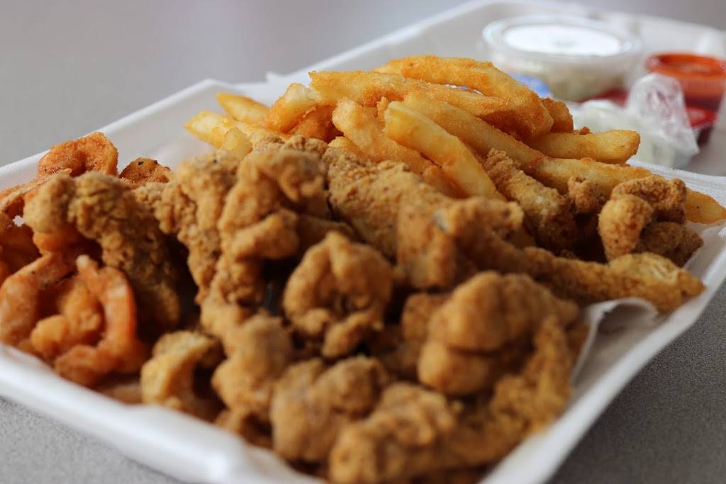 Sharks Fish & Chicken | restaurant | 1226 Veterans Pkwy, Columbus, GA 31901, USA | 7063224395 OR +1 706-322-4395