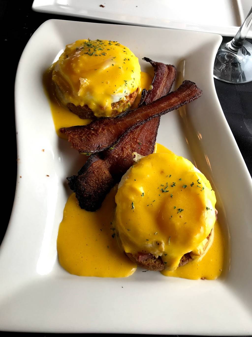 Vino Villa | restaurant | 200 N Madison Ave, Greenwood, IN 46142, USA | 3178829463 OR +1 317-882-9463