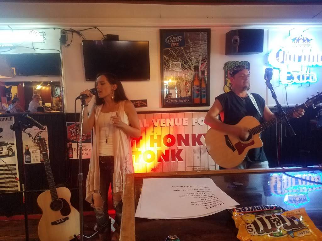 Hitching Post Saloon | restaurant | 4319 Hamilton Richmond Rd, Oxford, OH 45056, USA | 5135242660 OR +1 513-524-2660