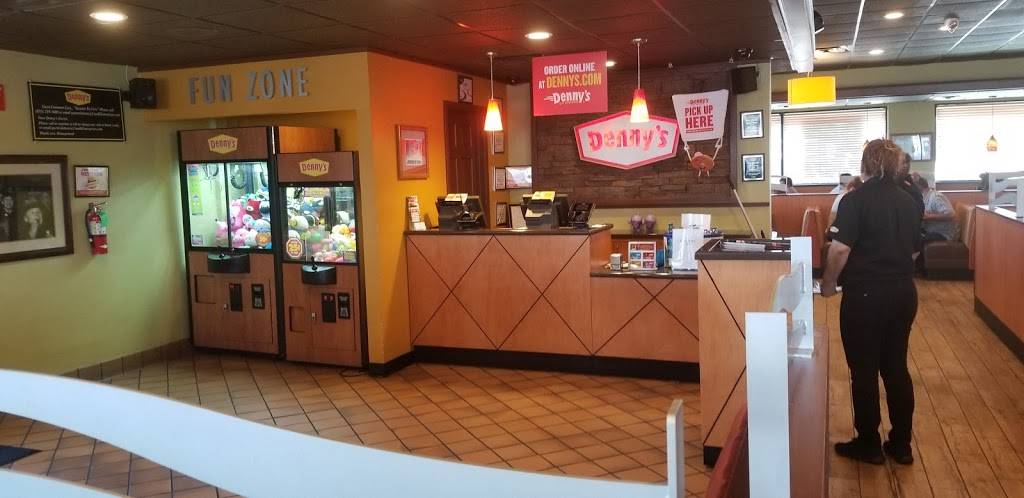 Dennys | restaurant | 1348 North, I-35, New Braunfels, TX 78130, USA | 8306291600 OR +1 830-629-1600