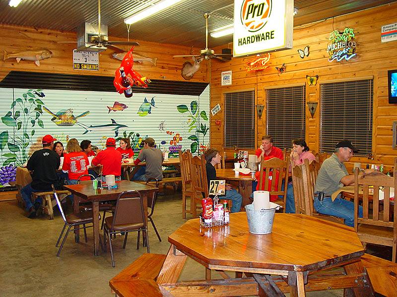 Pinchers Restaurant | restaurant | 23324 US-59, El Campo, TX 77437, USA | 9795432645 OR +1 979-543-2645