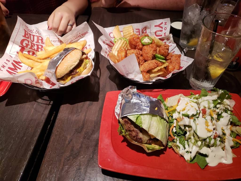 Subway | restaurant | 900 Walmart Way, Midlothian, VA 23113, USA | 8043782852 OR +1 804-378-2852