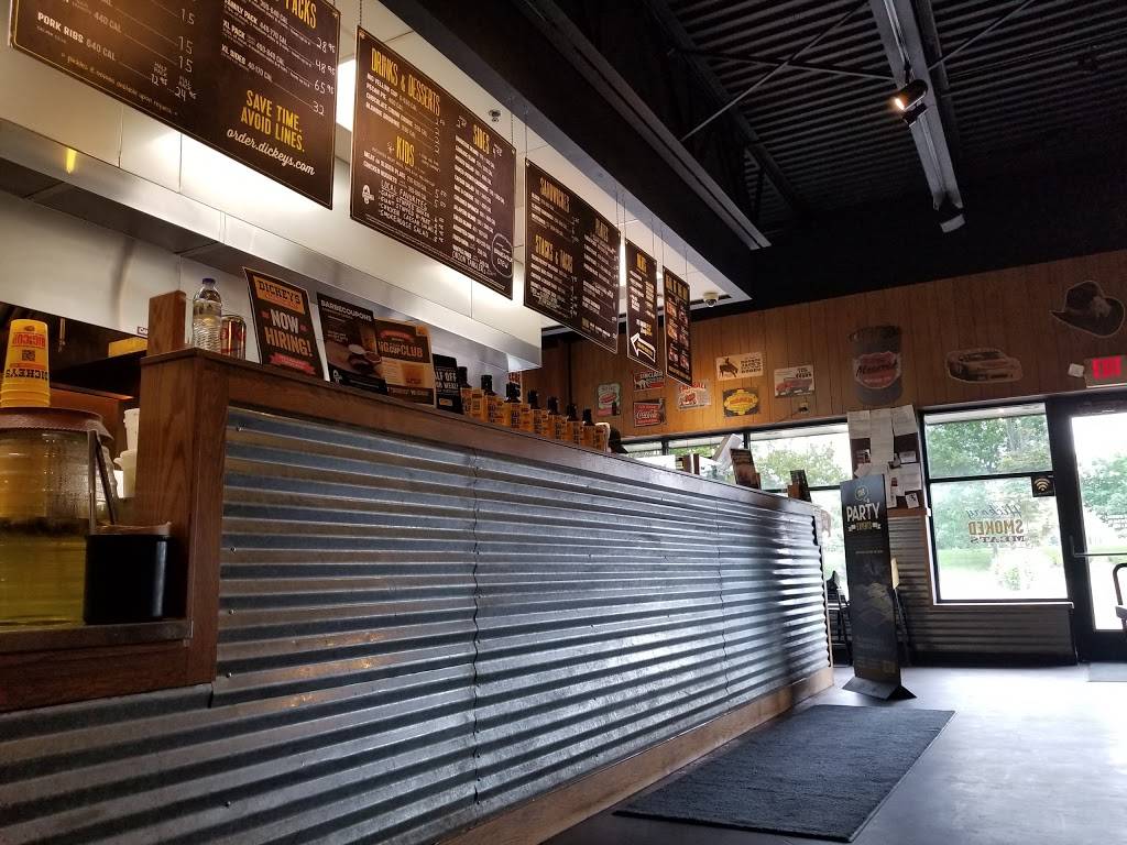 Dickeys Barbecue Pit | restaurant | 3090 Courthouse Ln Ste 100, Eagan, MN 55121, USA | 6519057725 OR +1 651-905-7725