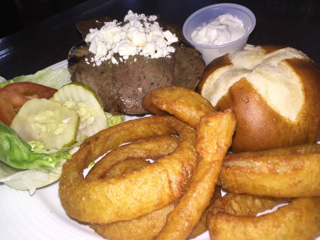 Muggs N Manor | restaurant | 4650, 437 Addison Rd, Addison, IL 60101, USA | 6308344487 OR +1 630-834-4487