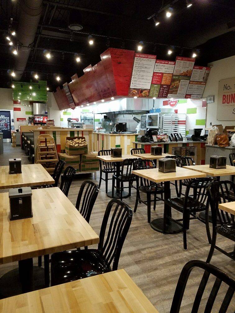 MOOYAH Burgers, Fries & Shakes | restaurant | 12080 Jefferson Ave, Newport News, VA 23606, USA | 7579685252 OR +1 757-968-5252