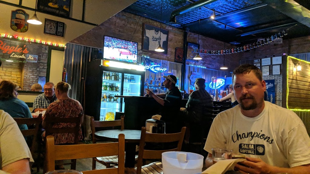 Biggie Biggs | restaurant | 120 S 4th St, Lincoln, KS 67455, USA | 7855245044 OR +1 785-524-5044