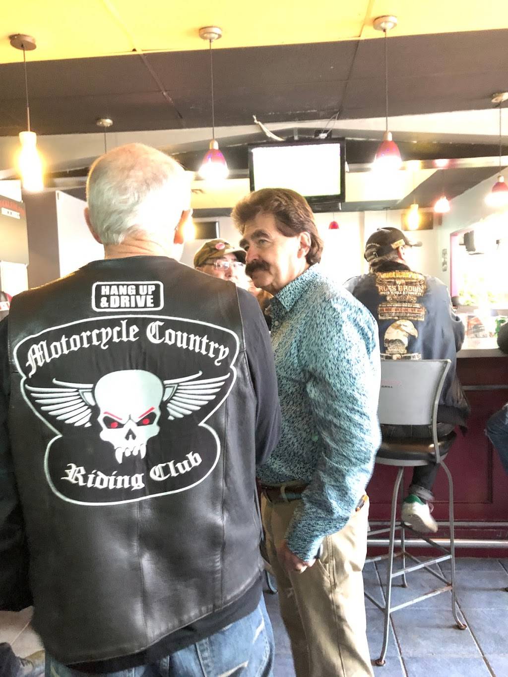 Knuckleheads Bar & Grill | restaurant | 6092 Main St, Niagara Falls, ON L2G 5Z9, Canada | 2892962062 OR +1 289-296-2062