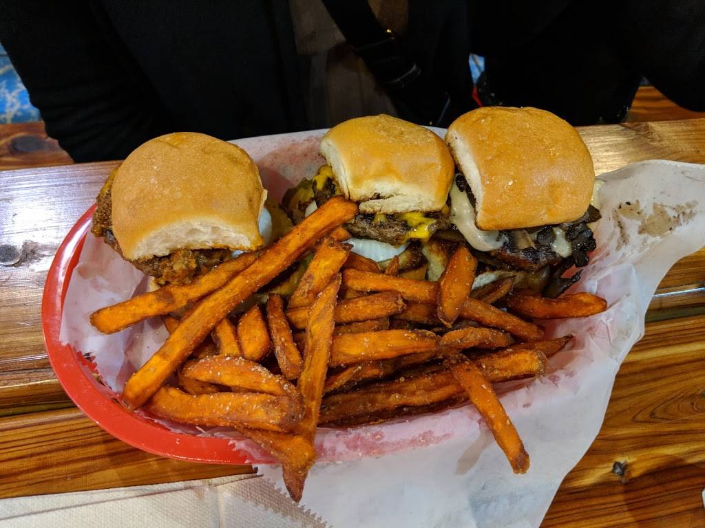 Phils Icehouse | restaurant | 13265 US-183, Austin, TX 78750, USA | 5122578750 OR +1 512-257-8750