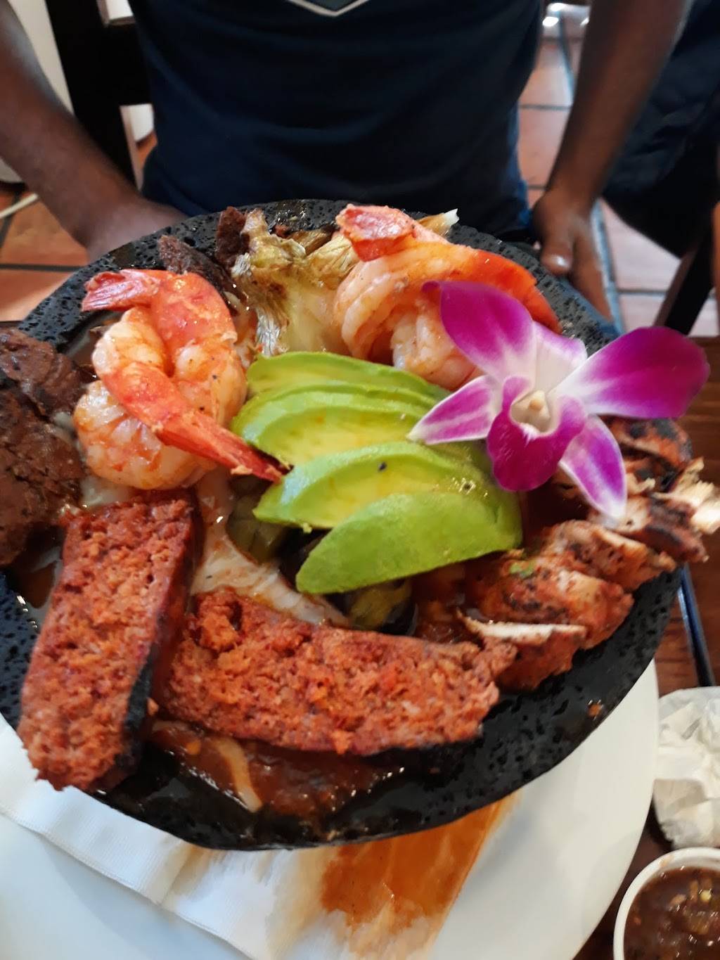 La Tequila | restaurant | 35 W Hwy 246, Buellton, CA 93427, USA | 8056977776 OR +1 805-697-7776