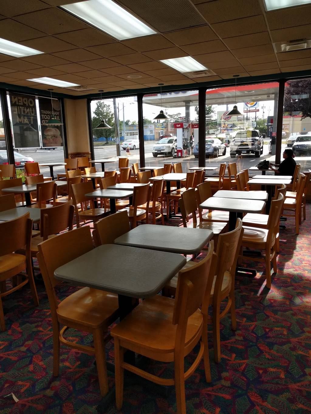 Wendys | restaurant | 90 Airport Rd, Hartford, CT 06114, USA | 8602008652 OR +1 860-200-8652