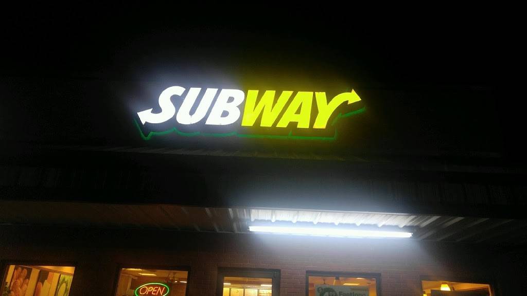 Subway | restaurant | 306 N Military St, Loretto, TN 38469, USA | 9318439078 OR +1 931-843-9078