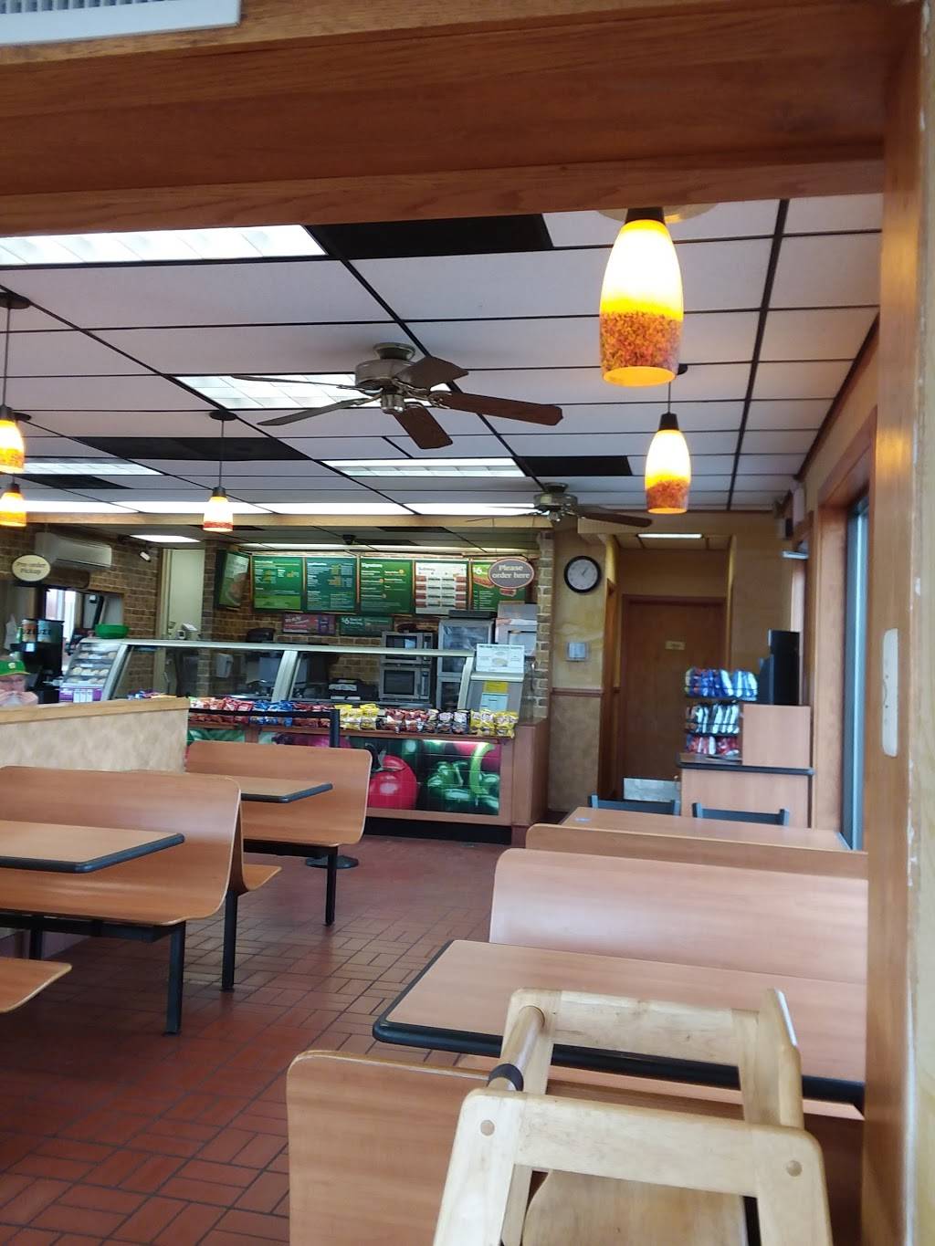Subway | restaurant | 825 W Main St, Boonville, IN 47601, USA | 8128974444 OR +1 812-897-4444