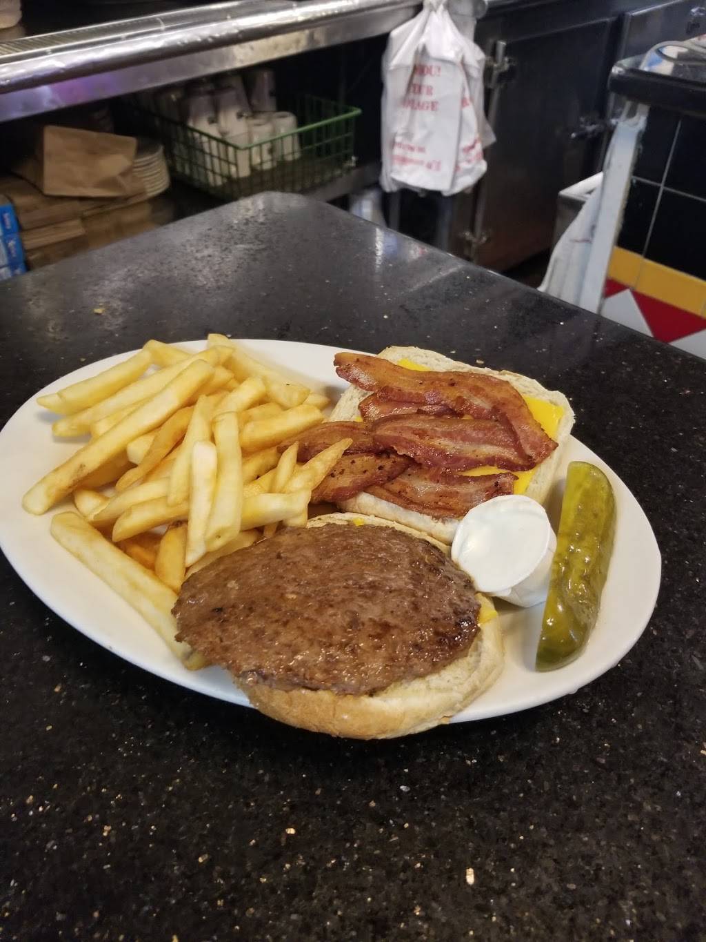 Star Diner | restaurant | 66 E Post Rd, White Plains, NY 10601, USA | 9146848702 OR +1 914-684-8702