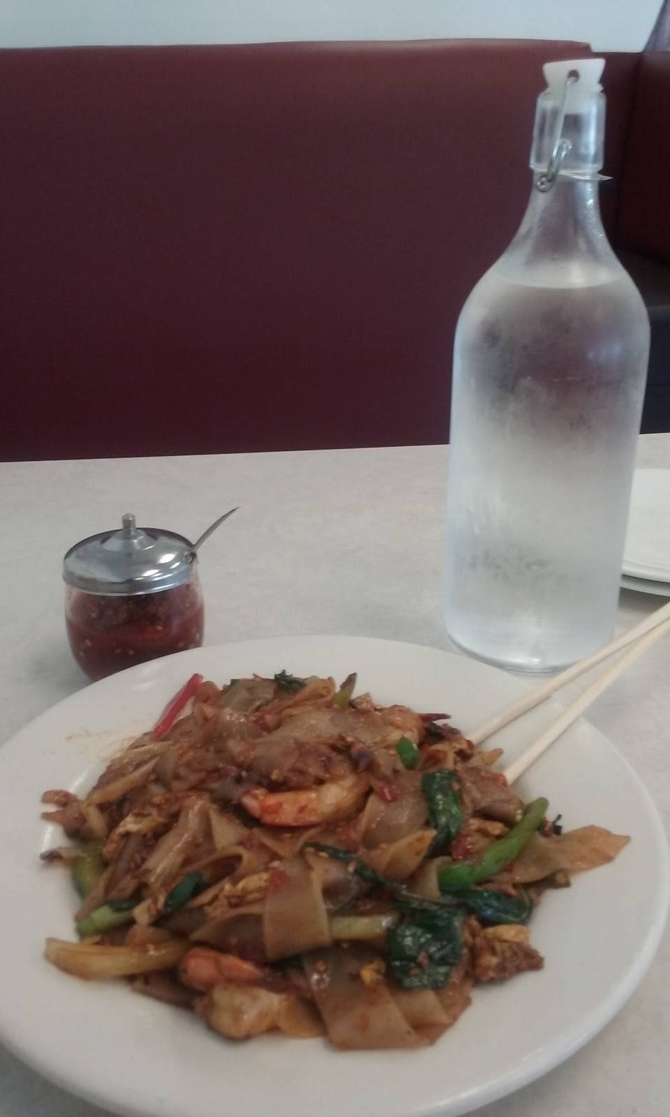 Pears Thai Cuisine | restaurant | 8690 Aero Dr #114, San Diego, CA 92123, USA | 8582781088 OR +1 858-278-1088