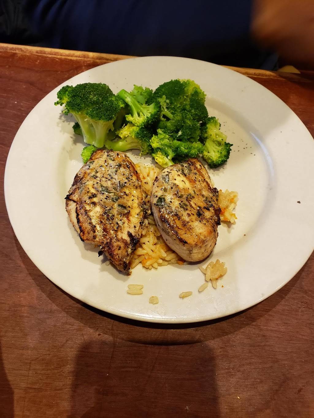 Logans Roadhouse | restaurant | 5000 Bond Blvd, Bessemer, AL 35022, USA | 2054819588 OR +1 205-481-9588