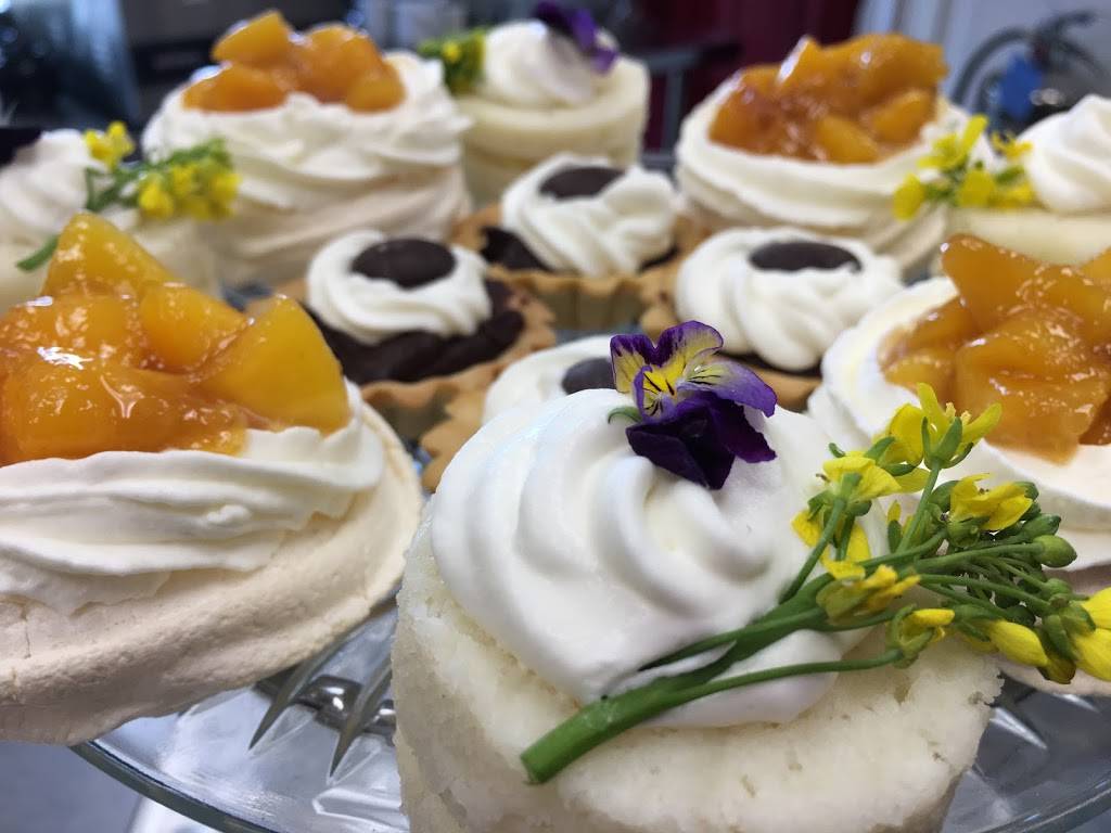 Queens Cuisine Tea Room | restaurant | 120 S Main St, Edwardsville, IL 62025, USA | 6182056188 OR +1 618-205-6188