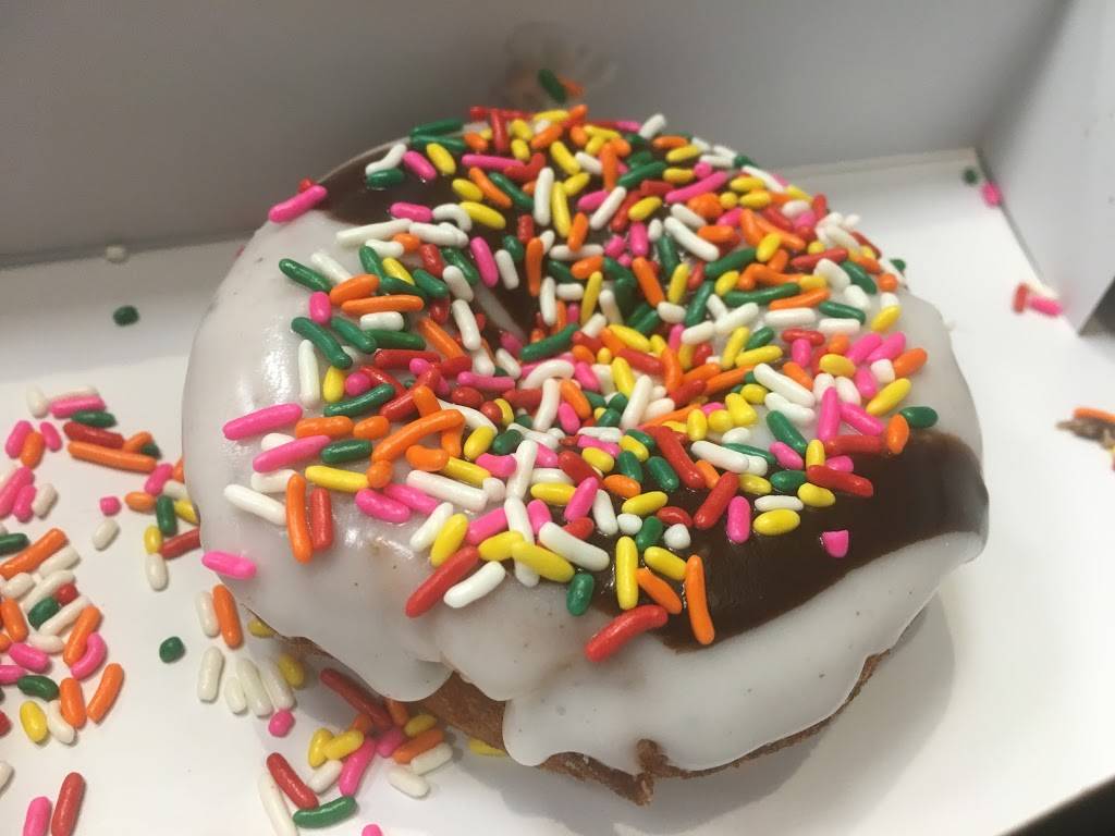 Duck Donuts - Coconut Point | bakery | 23050 Via Villagio #115, Estero, FL 33928, USA | 2394953825 OR +1 239-495-3825