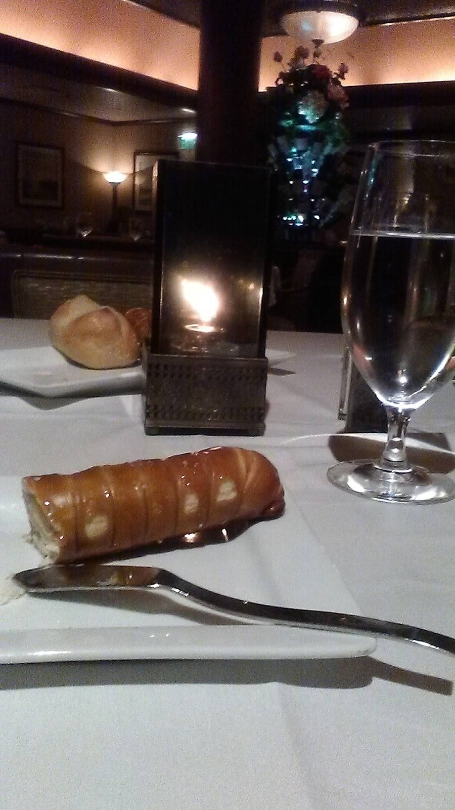 Wellingtons Steakhouse | restaurant | 777 Rising Star Dr, Rising Sun, IN 47040, USA | 8124381234 OR +1 812-438-1234