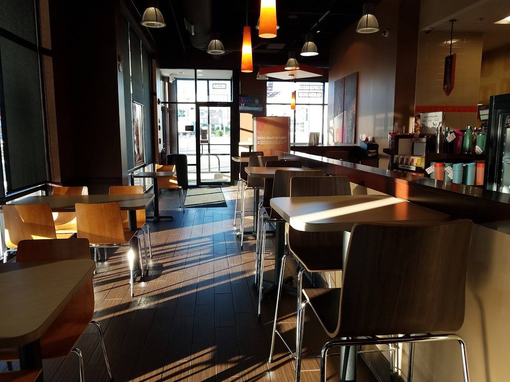 Dunkin Donuts | cafe | 2750 Touhy Avenue, Elk Grove Village, IL 60007, USA | 8472583137 OR +1 847-258-3137