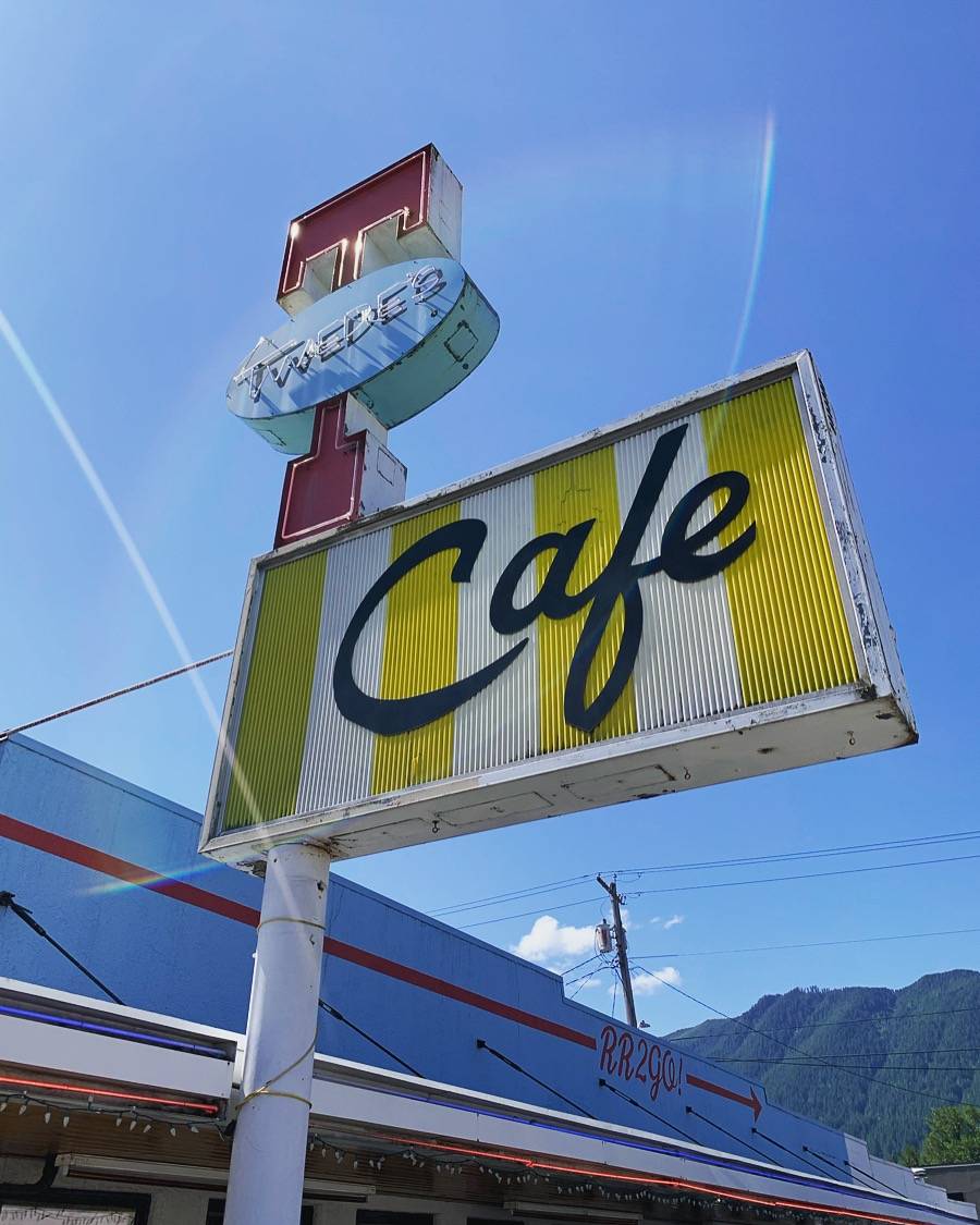 Twedes Cafe | cafe | 137 W North Bend Way, North Bend, WA 98045, USA | 4258315511 OR +1 425-831-5511
