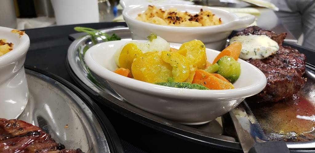 The Outpost Bar and Grille | restaurant | 14057 SW Golf Club Dr, Indiantown, FL 34956, USA | 7725973790 OR +1 772-597-3790