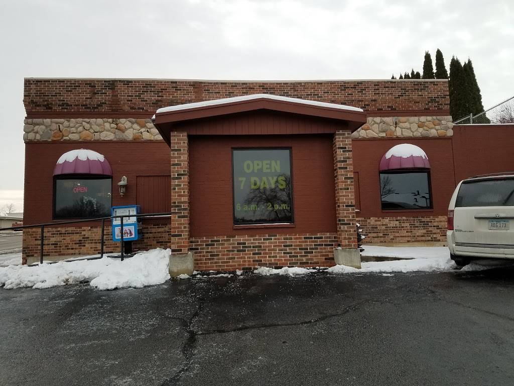 Sunshine Family Restaurant West | restaurant | 1575 John F Kennedy Rd, Dubuque, IA 52002, USA | 5635573000 OR +1 563-557-3000