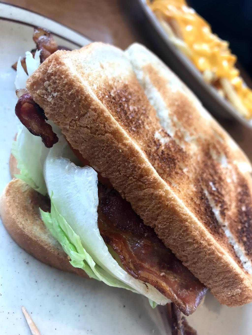 L Georges Coney Island | restaurant | 7335 N Middlebelt Rd, Westland, MI 48185, USA | 7344217500 OR +1 734-421-7500