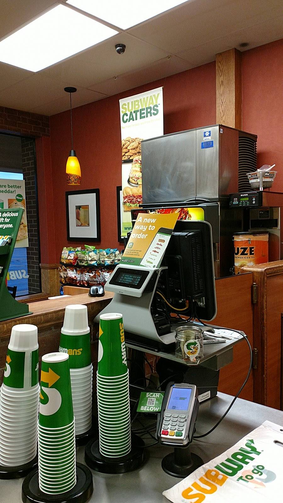 Subway | restaurant | 13425 15 Mile Rd, Sterling Heights, MI 48312, USA | 5862684770 OR +1 586-268-4770
