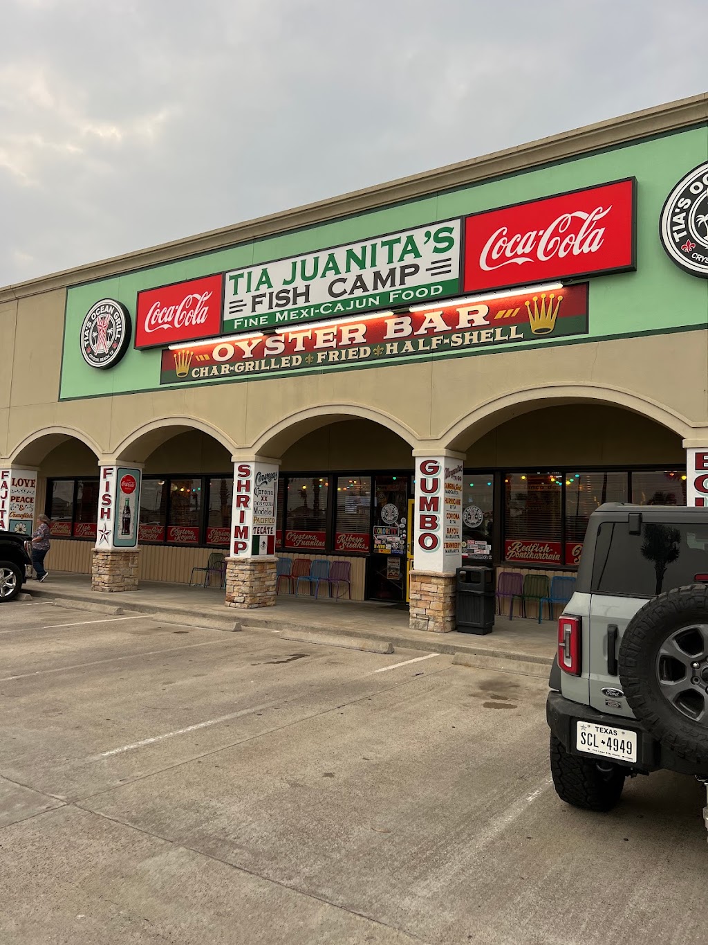Tia Juanita’s Fish Camp Ocean Grill | restaurant | 2275 TX-87 #15, Crystal Beach, TX 77650, USA | 4096845006 OR +1 409-684-5006