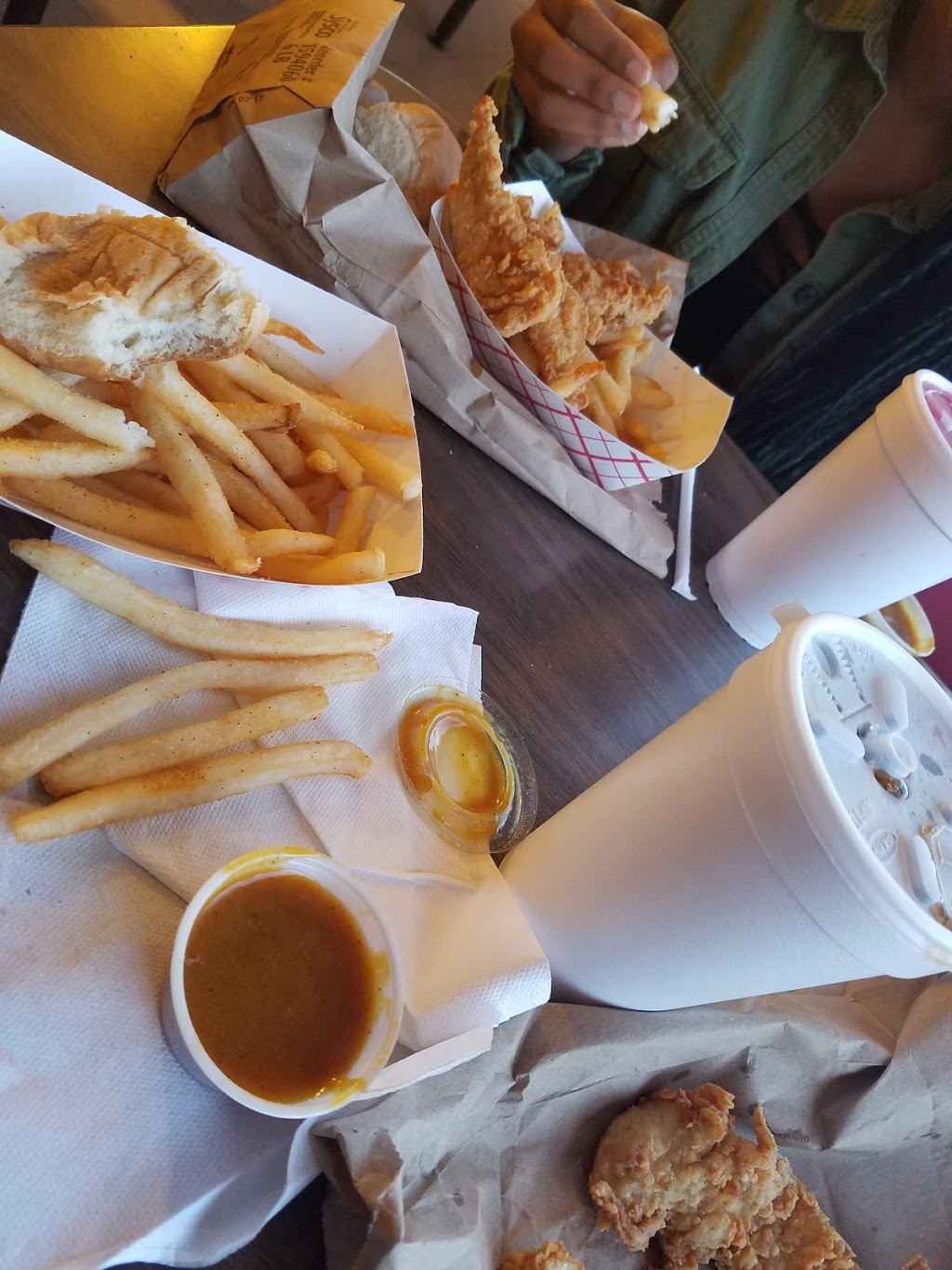 A & M Fried Chicken | restaurant | 502 N Archusa Ave, Quitman, MS 39355, USA | 6017761489 OR +1 601-776-1489