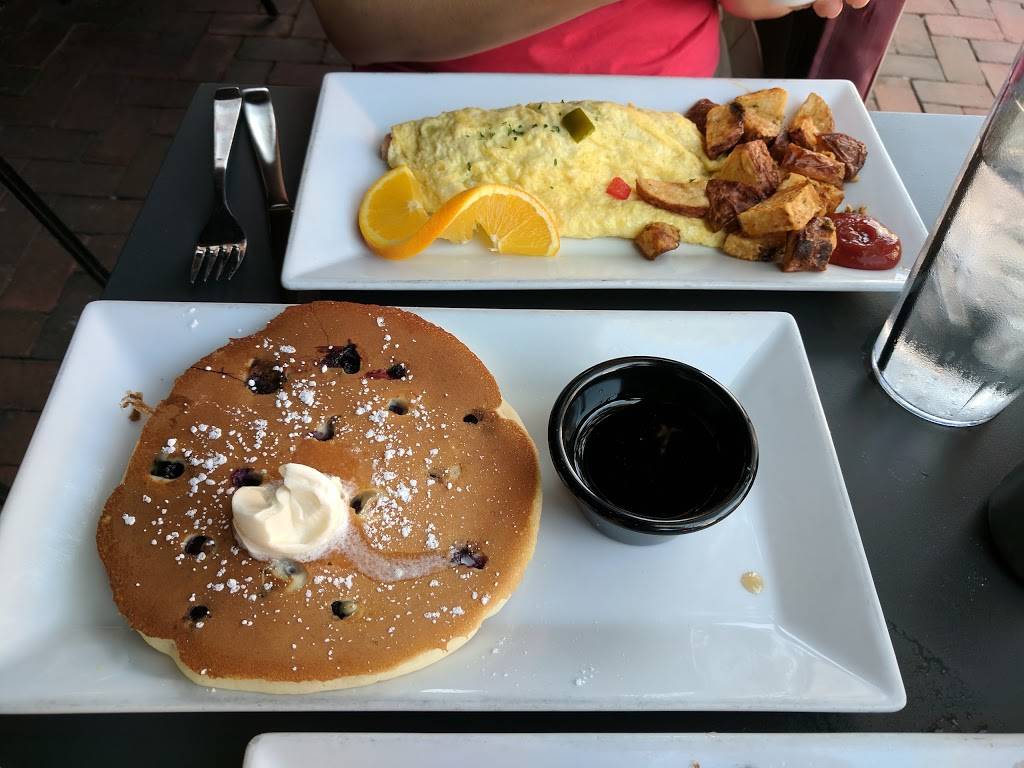 Tunnicliffs Tavern | restaurant | 222 7th St SE, Washington, DC 20003, USA | 2025445680 OR +1 202-544-5680