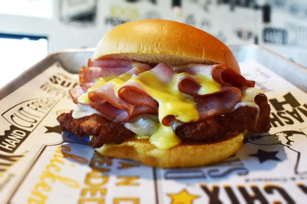 Super Chix | restaurant | Moon Shot Dr, Madison, AL 35758, USA | 2562001916 OR +1 256-200-1916