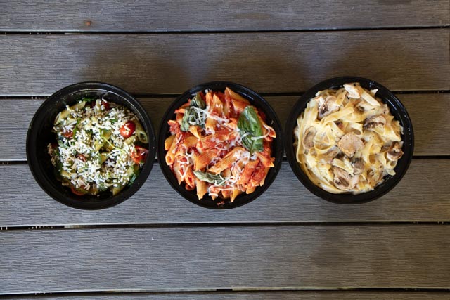 Pizza Zing | restaurant | 4750 S 48th St Suite 107, Phoenix, AZ 85040, USA | 6024386292 OR +1 602-438-6292