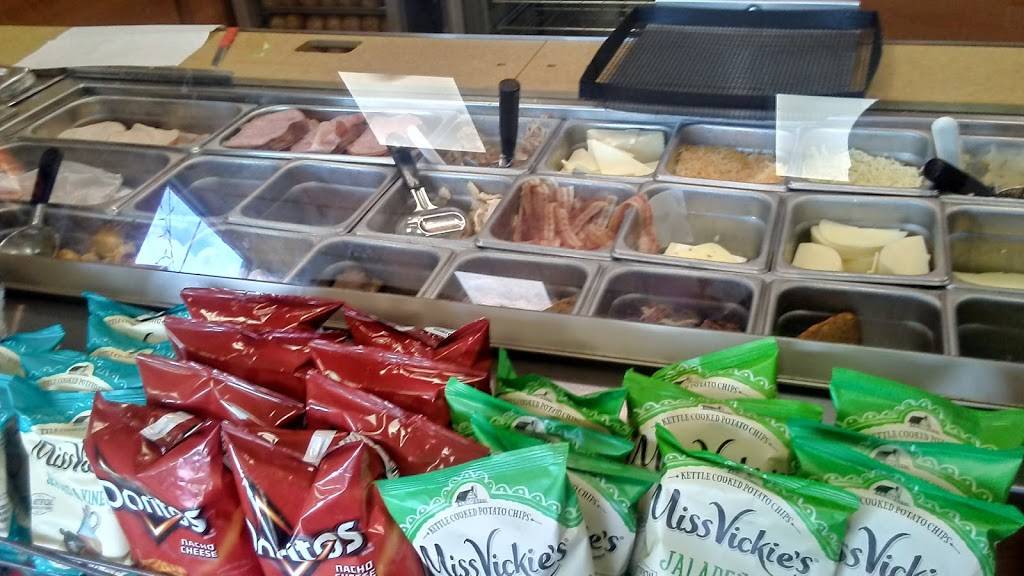 Subway | restaurant | 986 Sierra St, Kingsburg, CA 93631, USA | 5598971993 OR +1 559-897-1993