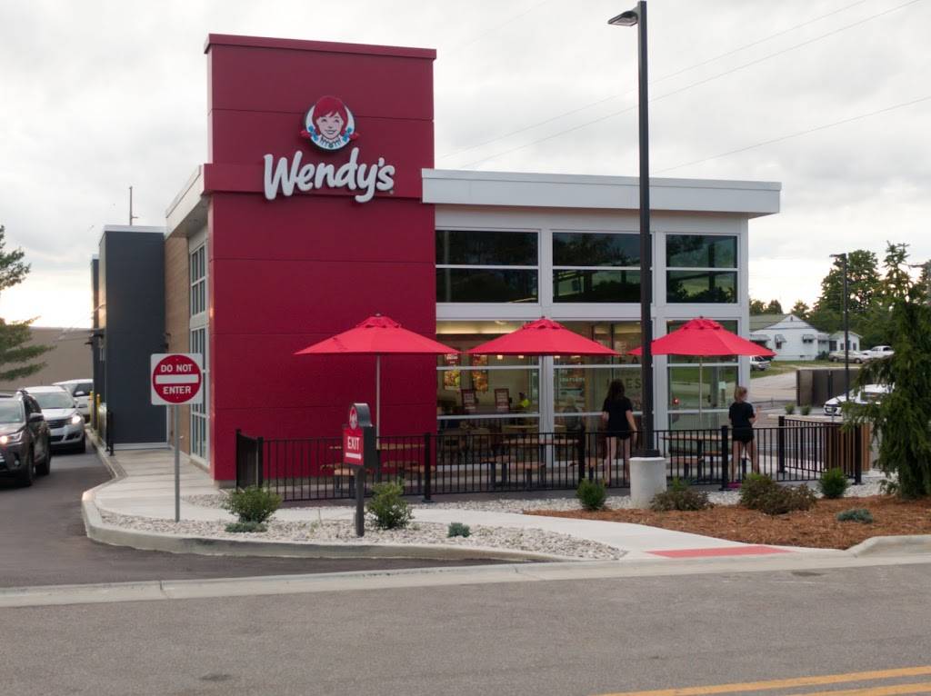 Wendys | restaurant | 30 Pointe Place, Hurricane, WV 25526, USA | 6812357008 OR +1 681-235-7008