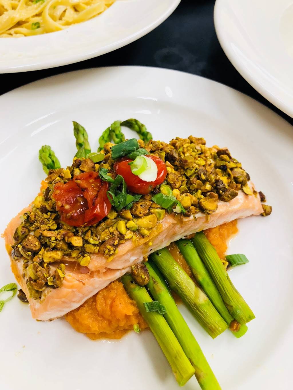 Bratenahl Place Bistro | restaurant | 1 Bratenahl Pl, Bratenahl, OH 44108, USA | 2165413900 OR +1 216-541-3900