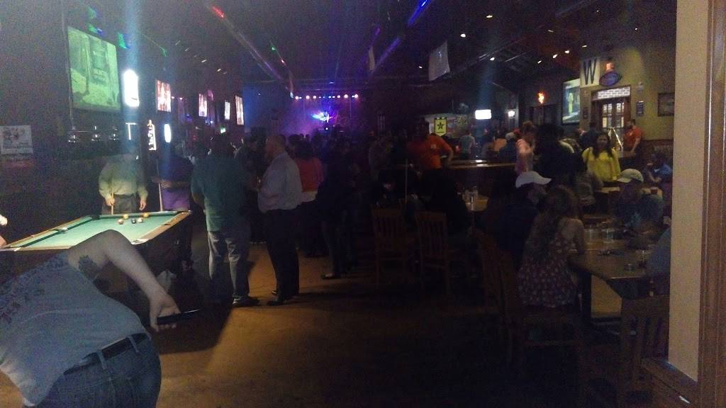 Cowbells Sport Grill | night club | 1545 St Andrews Ln, Starkville, MS 39759, USA | 6626159600 OR +1 662-615-9600