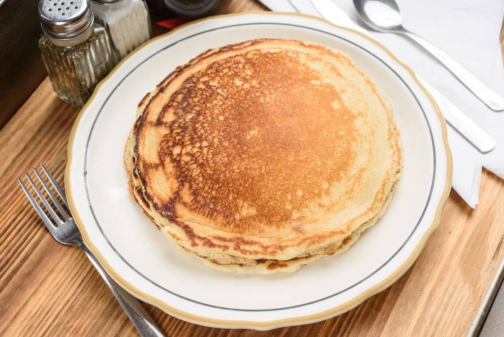 Country Home Cafe | restaurant | 3536 US-24, Grantville, KS 66429, USA | 7852462444 OR +1 785-246-2444