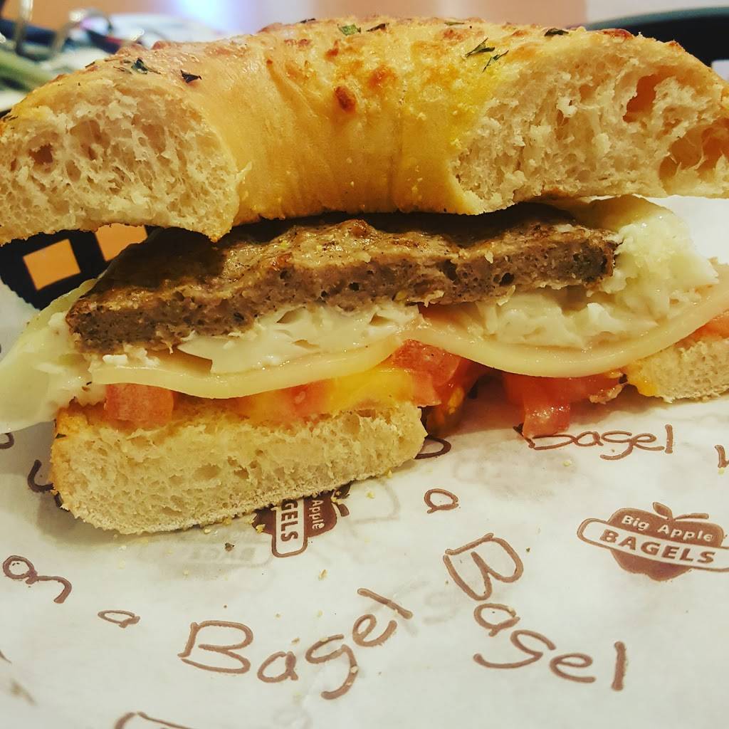 Big Apple Bagels | bakery | 2058 Lake Michigan Dr NW, Grand Rapids, MI 49504, USA | 6167352390 OR +1 616-735-2390