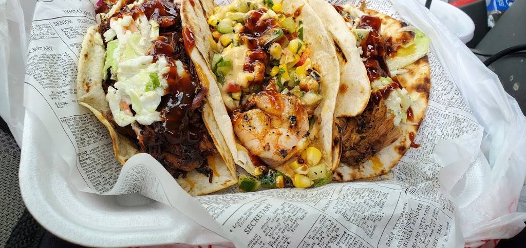 Smoked to the Bone | restaurant | 365 Main Ave, De Pere, WI 54115, USA | 9204254338 OR +1 920-425-4338