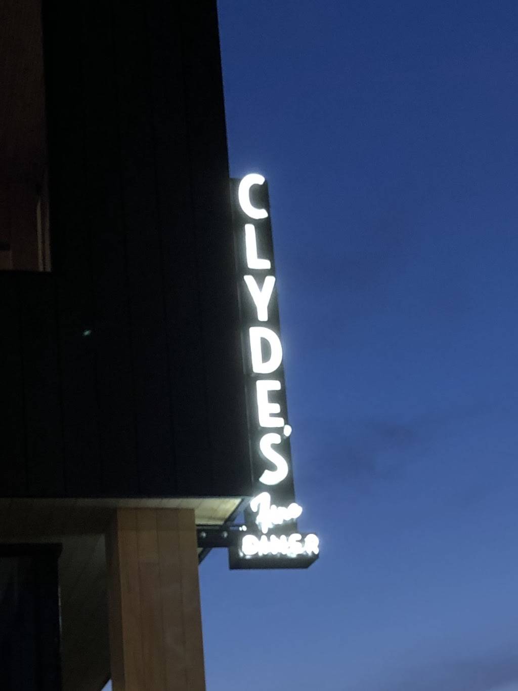 Clydes Fine Diner | restaurant | 111 E Grand Ave Suite 111, Des Moines, IA 50309, USA | 5152433686 OR +1 515-243-3686