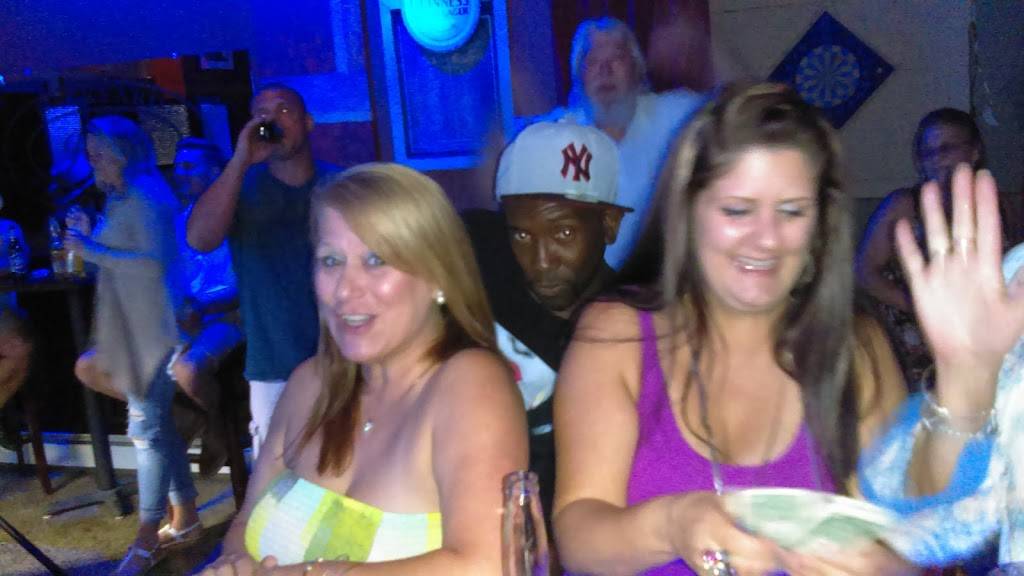 Girards | restaurant | 68 Bridge St, Amsterdam, NY 12010, USA | 5188425566 OR +1 518-842-5566