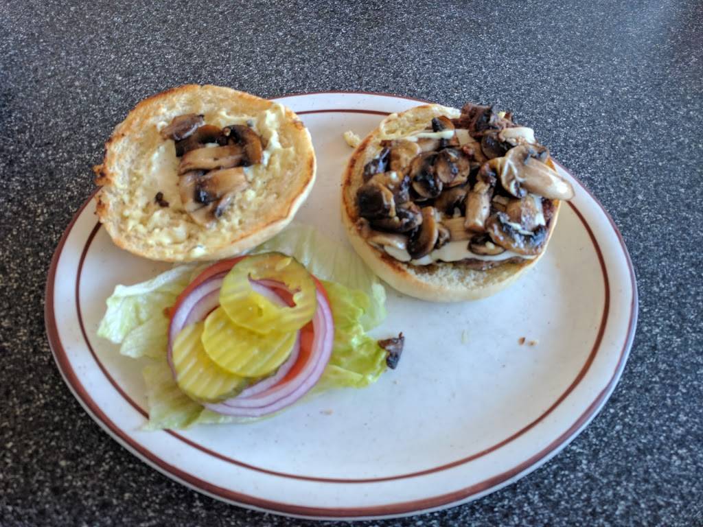 Chubbys Diner | restaurant | 427 Roseville Square, Roseville, CA 95678, USA | 9167735622 OR +1 916-773-5622