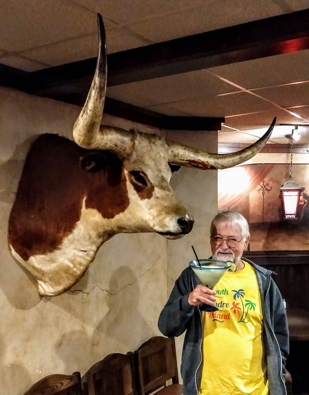 Poncho & Leftys | restaurant | 14151 Edgewood Dr N, Baxter, MN 56425, USA | 2188290489 OR +1 218-829-0489