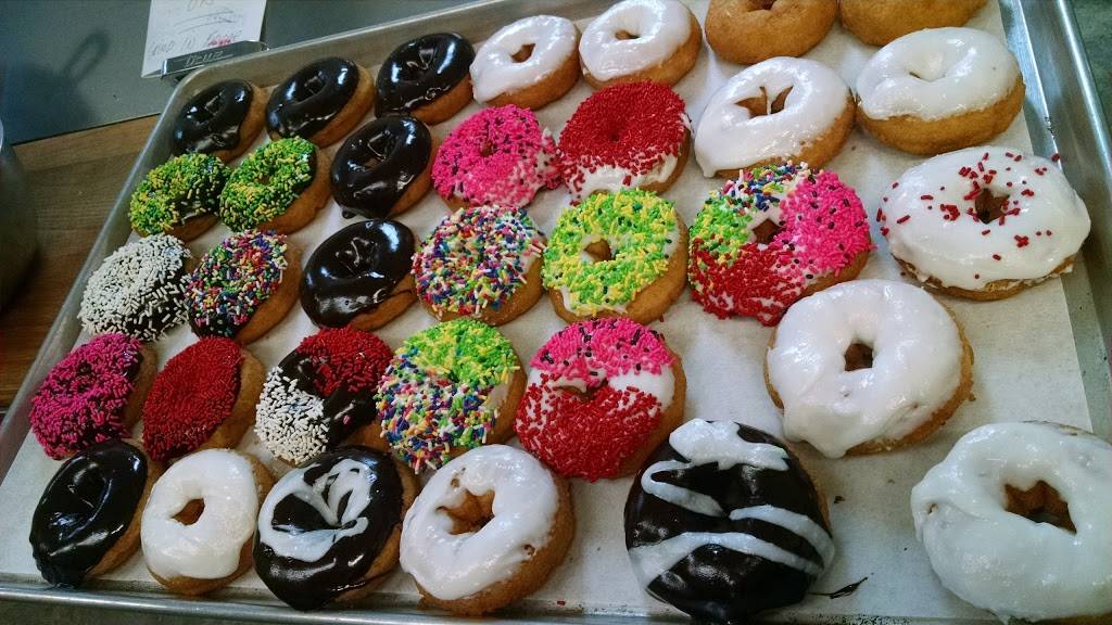 Happy Days Diner | restaurant | 205 IL-54, Roberts, IL 60962, USA | 2173952277 OR +1 217-395-2277