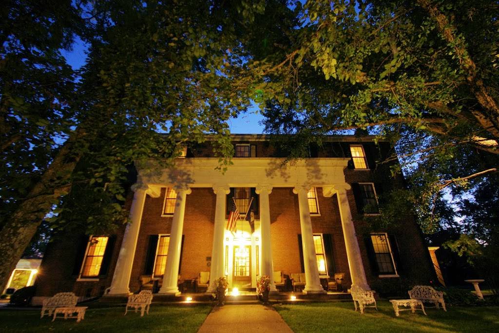 Beaumont Inn | restaurant | 638 Beaumont Inn Dr, Harrodsburg, KY 40330, USA | 8597343381 OR +1 859-734-3381