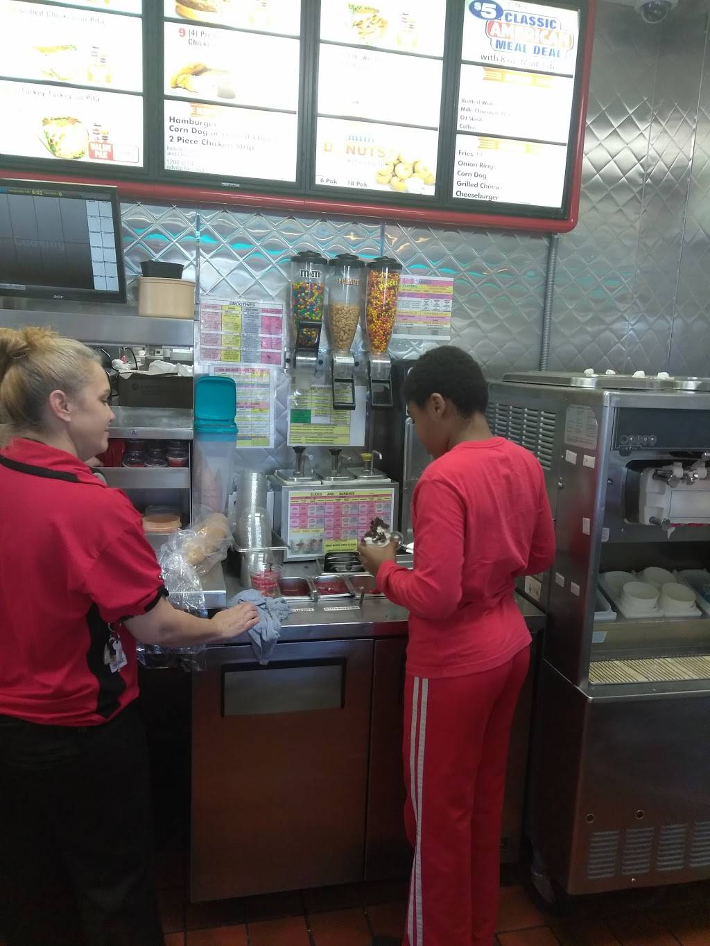 Spangles | restaurant | 453 N Hillside St, Wichita, KS 67214, USA | 3166846253 OR +1 316-684-6253