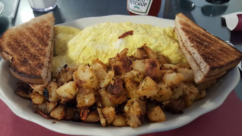 Moe Joes Family Restaurant | restaurant | 2175 Candia Rd, Manchester, NH 03104, USA | 6036680131 OR +1 603-668-0131