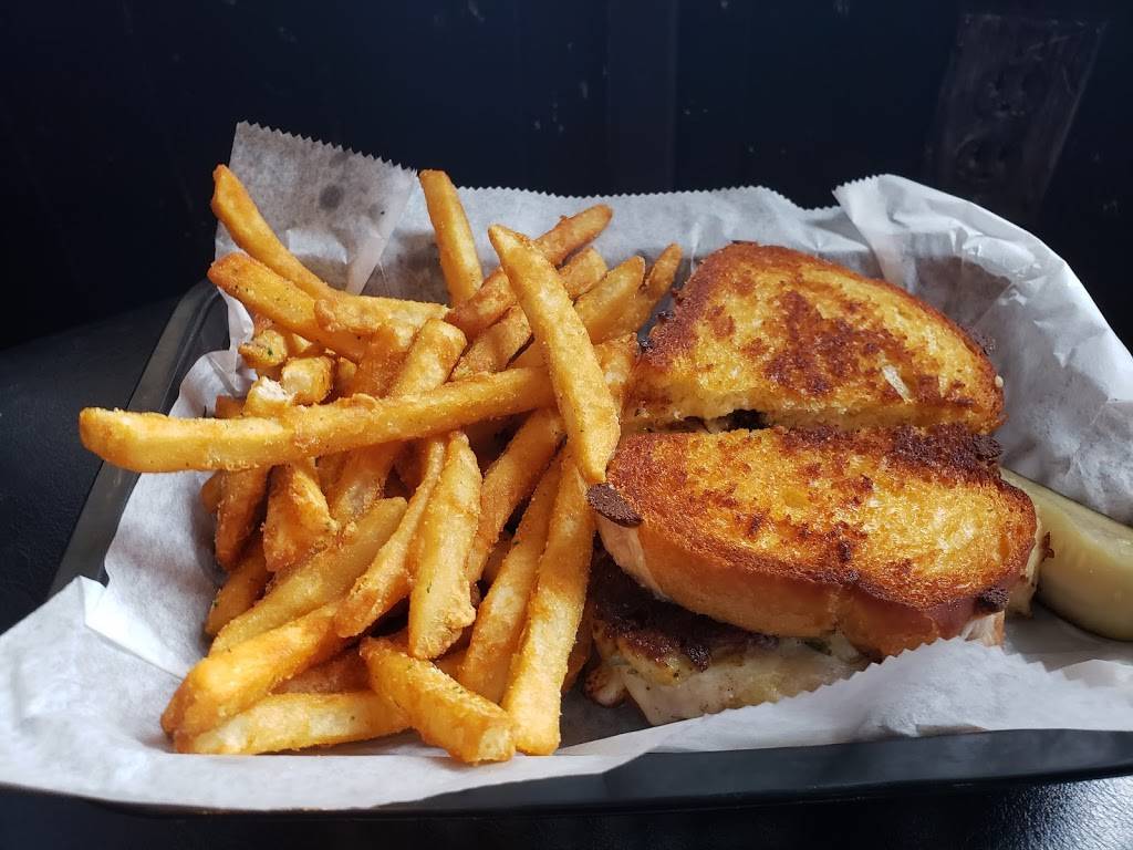 Water Way Bar & Grill | restaurant | 220 W Philadelphia St, York, PA 17401, USA | 7178488898 OR +1 717-848-8898