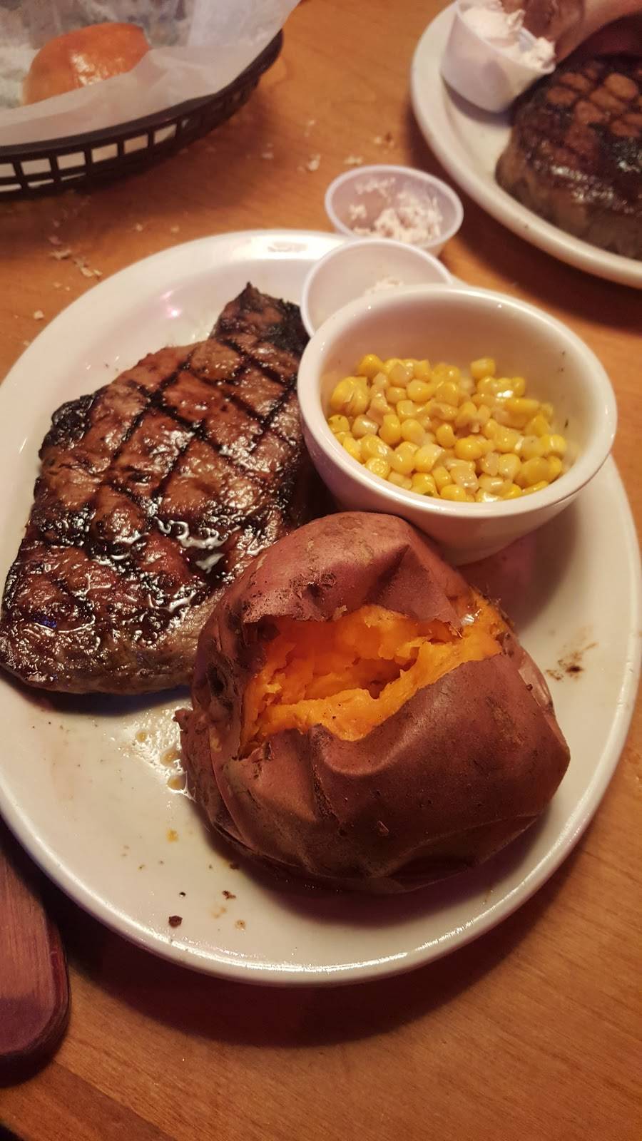 Texas Roadhouse | restaurant | 7525 Eastchase Pkwy, Montgomery, AL 36117, USA | 3343967774 OR +1 334-396-7774